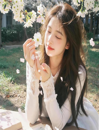 歐美嫩freeXXX_唐突的女人國語